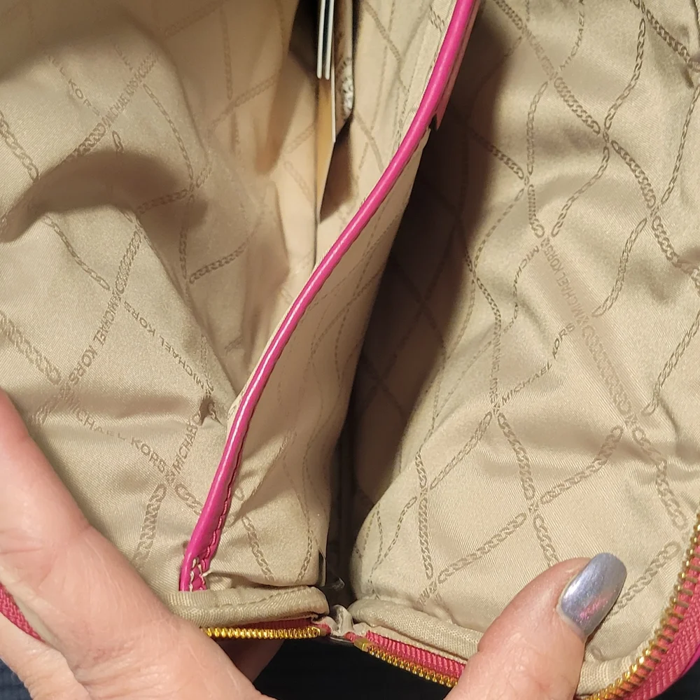 Michael Kors Fuchsia Quilted Sleeve For Ipad Pro. NWT. RV$198